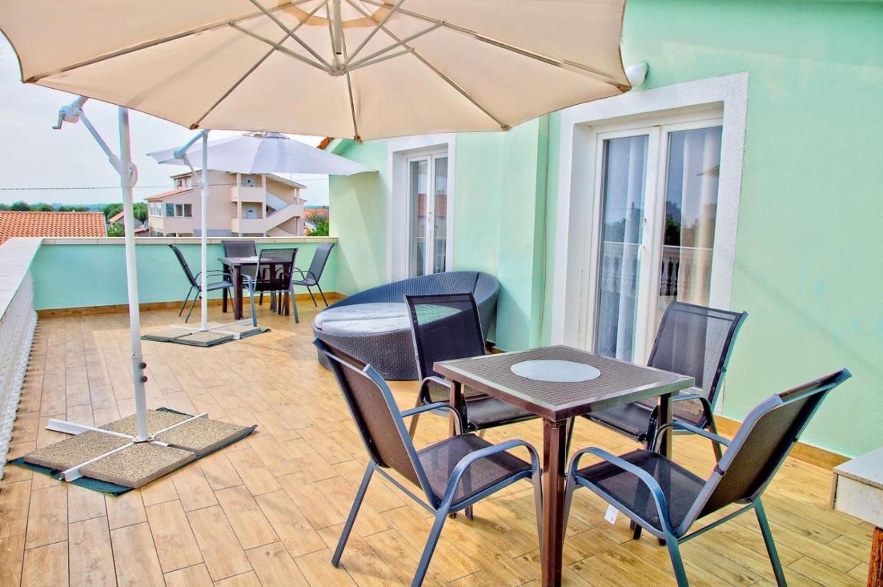 Apartmans Dina And Hana Radeki Polje 50 Apartment Loborika Exterior photo